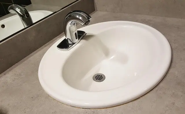 Comment déboucher une canalisation rapidement : 5 méthodes efficaces