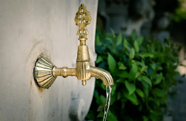 Comment réparer une fuite d'eau rapidement : Guide pratique