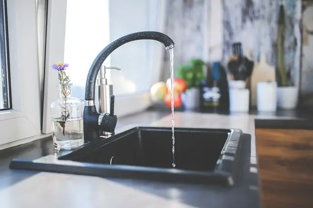 Comment identifier une fuite d'eau rapidement : 5 étapes clés