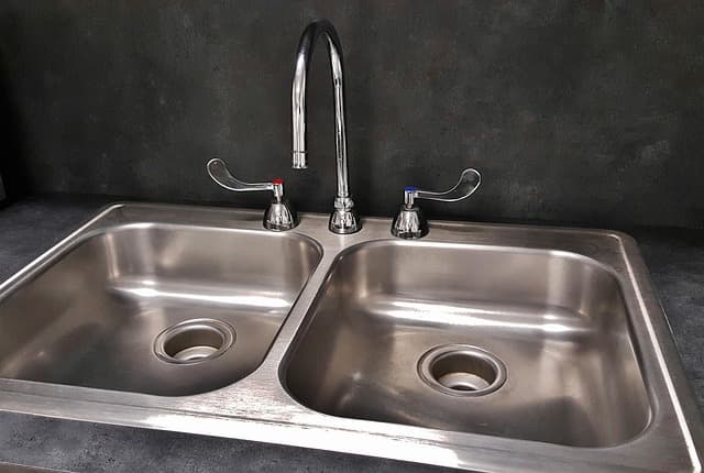 10 astuces pour choisir un déboucheur de canalisations efficace