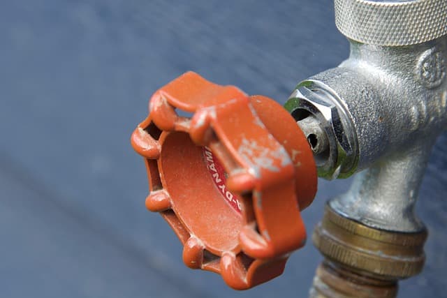 Comment éviter les fuites d'eau dans votre plomberie rapide